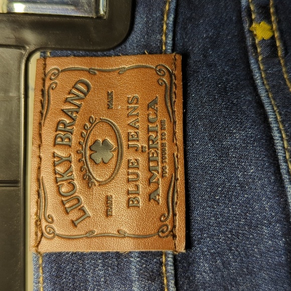 Lucky Brand Sweet Boot Jeans Bootcut Low Rise Dark Wash Women's Size 4 / 27 - Picture 5 of 7